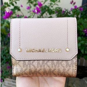 Micheal Kors Hayes Signature Trifold Wallet